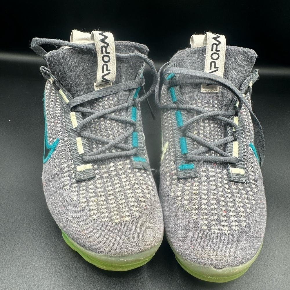 Nike Gray and Green Sneakers with Flyknit Upper and VaporMax Sole - Picture 2 of 6
